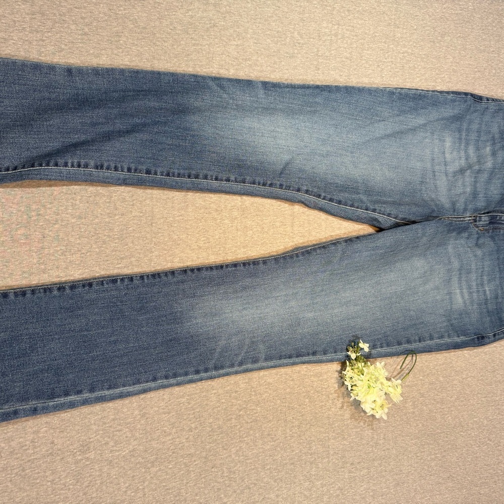 Levi Strauss Signature Medium Wash Straight Leg Jeans